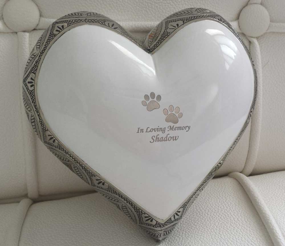 Paw print heart urn for pets