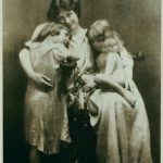 Isadora_Duncan_and_her_children